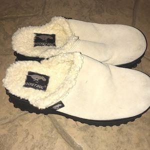 Rocket Dog Cream Clogs